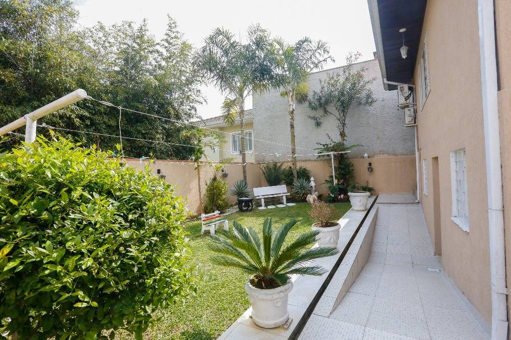 Casa no Bairro Guabirotuba