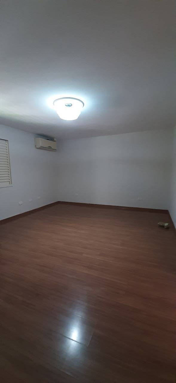 Casa no Bairro Guabirotuba