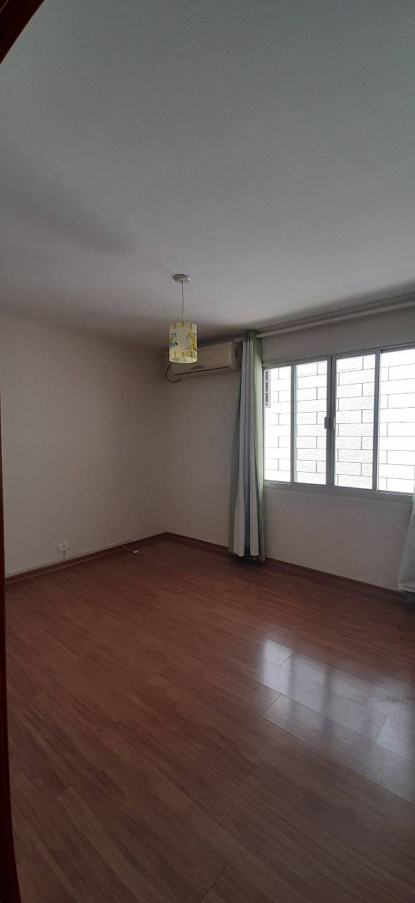 Casa no Bairro Guabirotuba